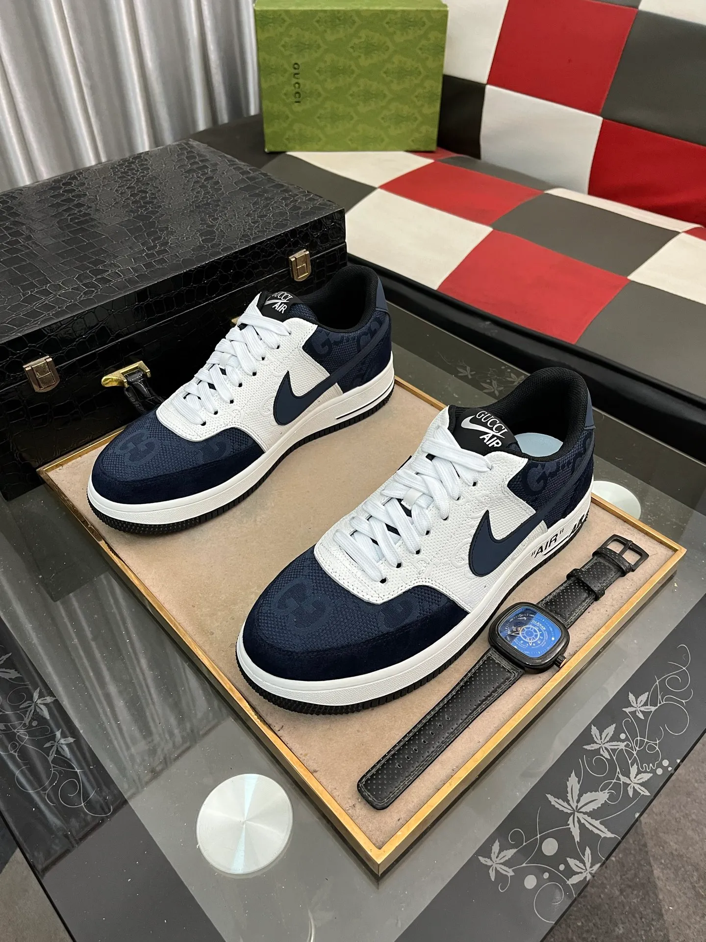 Men's Men's Shoes💰440⌚️⌚️【GUCCI】Gucci men's latest white shoe series casual shoes! The official website is built 1:1. Upper: Made of imported cowhide, with electric embroidery ➕Inner lining: Made of high-quality first-layer pigskin, soft and comfortable. Picky material selection and exquisite workmanship give you the best enjoyment. Size: 38-44 yards, 3️⃣ colors available.